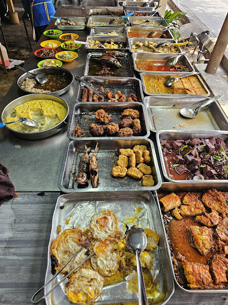 Squatting Teo Chew Porridge