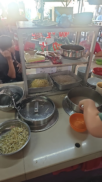 Ah Ean Curry Mee 咖喱面 (morning) & Laksa 叻沙 (afternoon)