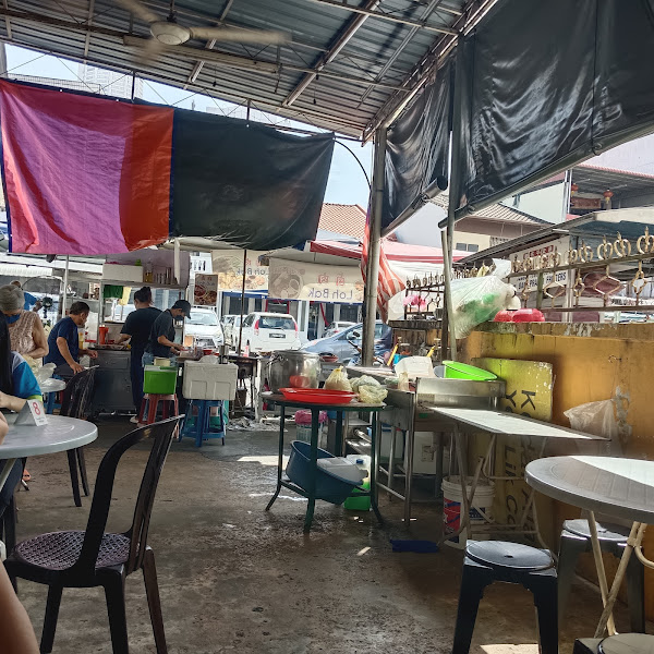 Goggles Man Char Kuey Teow