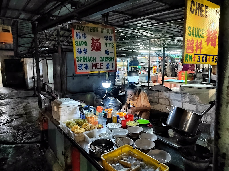 Padang Tembak Claypot Curry Mee 打枪埔砂煲咖喱面