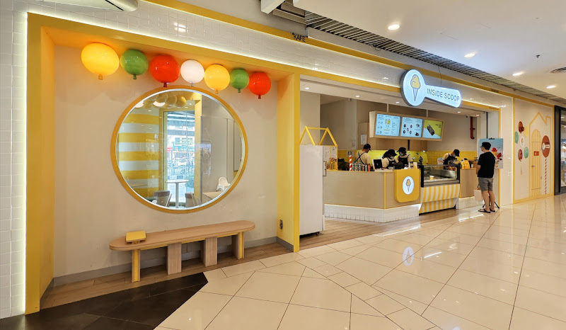 Inside Scoop Queensbay Mall, Penang