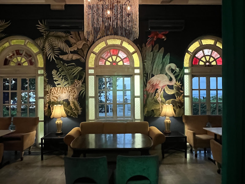 32Mansion / Beach Blanket Babylon