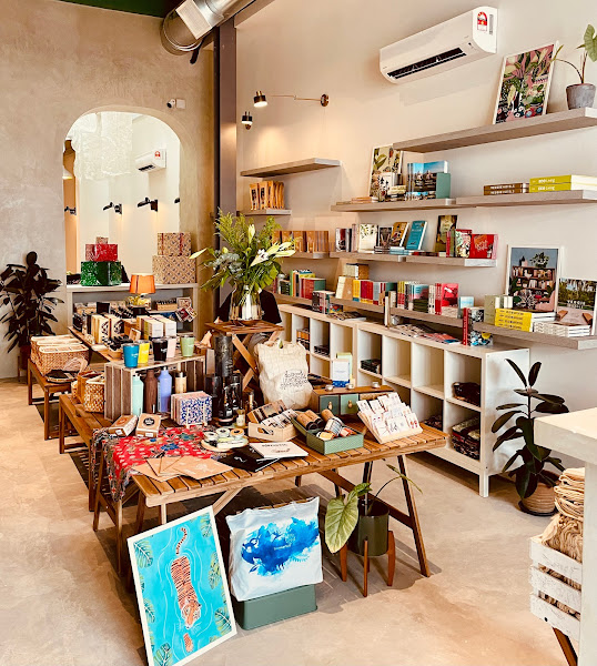 Kommune Lebuh Victoria | Conscious lifestyle & plant-based dining