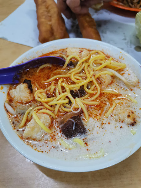 Chowrasta market white curry noodles