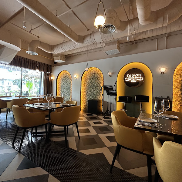 De Most Wine & Dine